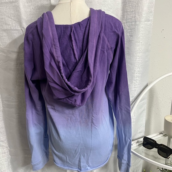 #59 NEW ARRIVAL! Ombre pull over top 💜 🩵 - Picture 4 of 4